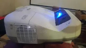 Ultra short throw Projector Epson