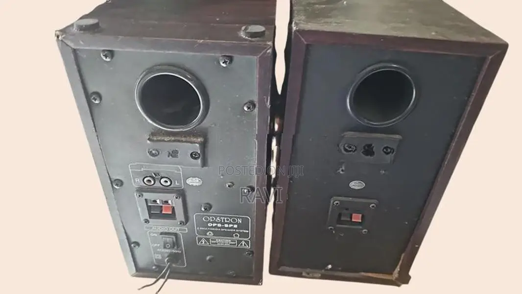 studio monitor powered speaker