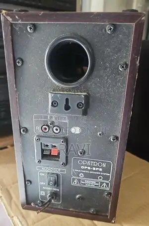 studio monitor powered speaker