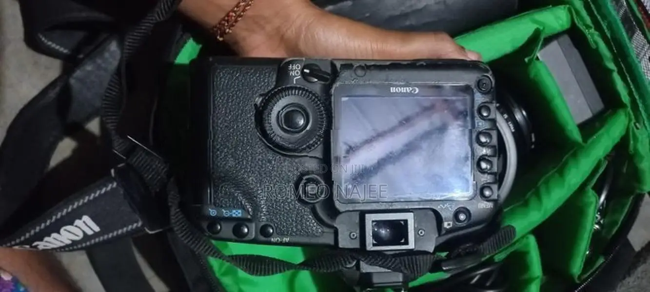 Canon 5D DSLR Camera