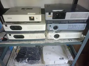 Multimedia projector SANYO ,EIKI EPSON VGA Machine