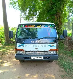 Isuzu ELF 2001 Lorry (Used)