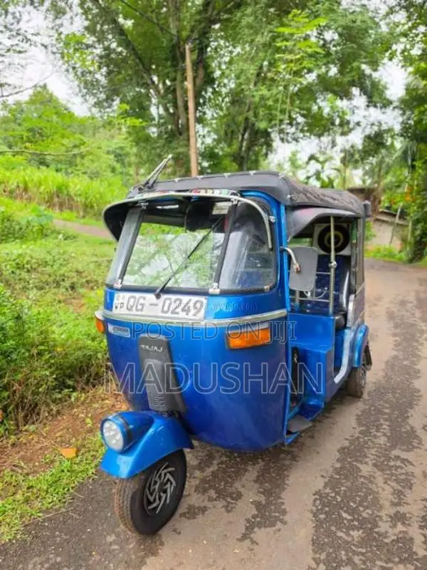 Bajaj 2 Stroke 2006 Three Wheel (Used)