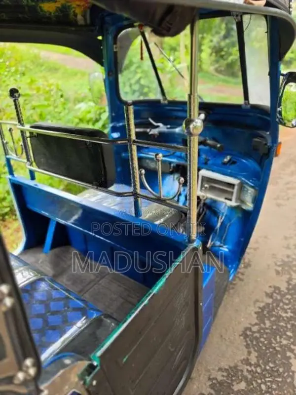 Bajaj 2 Stroke 2006 Three Wheel (Used)