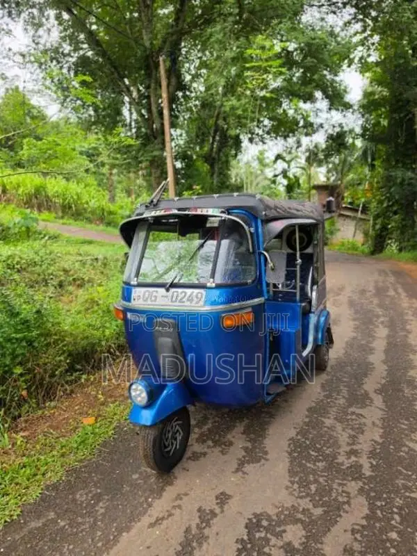 Bajaj 2 Stroke 2006 Three Wheel (Used)