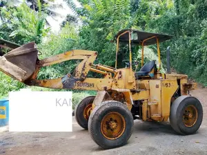 Mitsubishi Loader 1999 Heavy-Duty (Used)