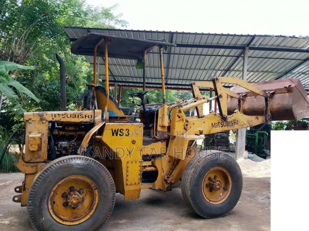 Mitsubishi Loader 1999 Heavy-Duty (Used)