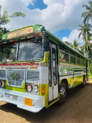 Ashok-Leyland Viking 2004 Bus (Used)