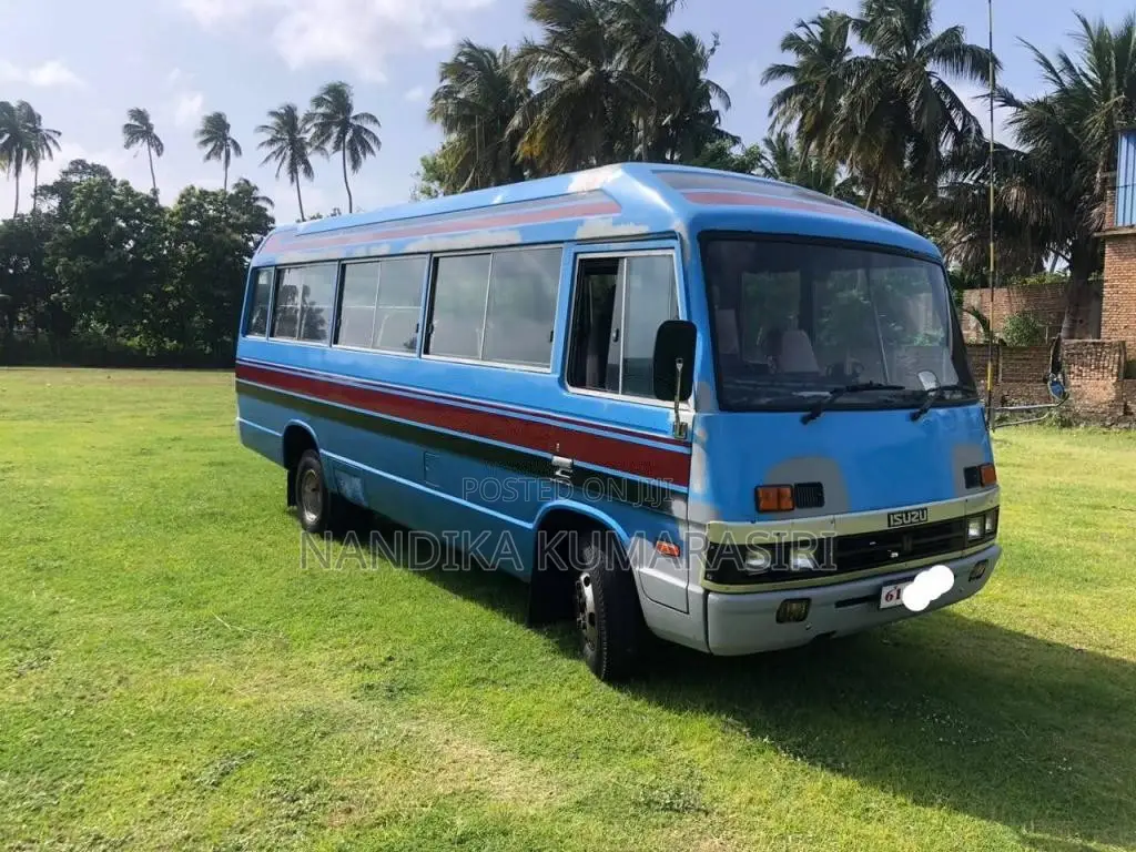 Isuzu Journey 1988 Bus (Used)