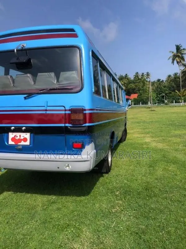 Isuzu Journey 1988 Bus (Used)