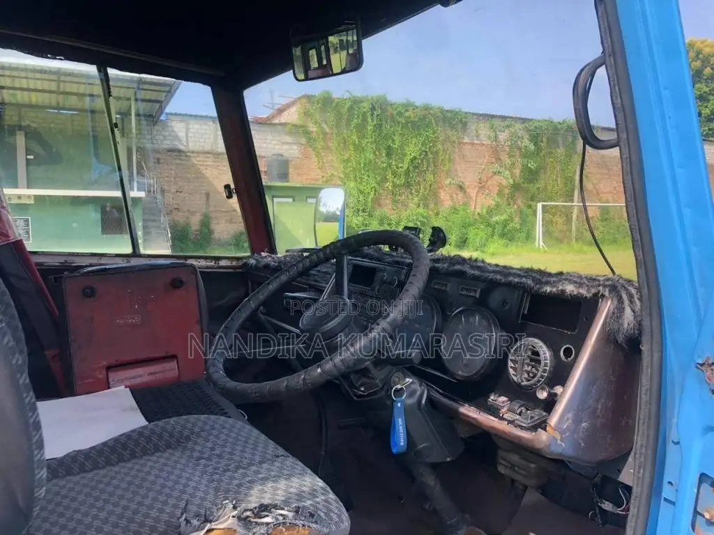 Isuzu Journey 1988 Bus (Used)