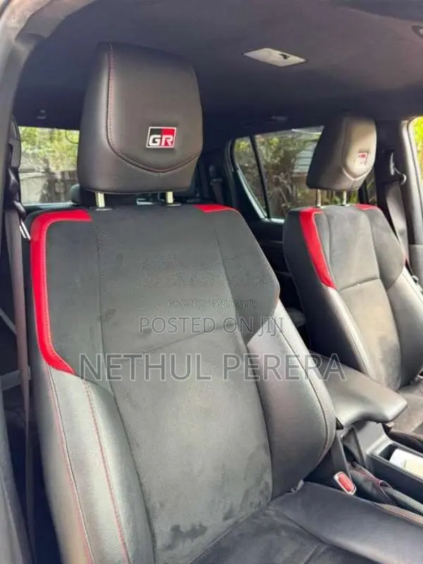 Toyota Hilux 2023 Pickup (Used)