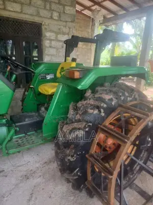 John-Deere 5047 2013 Tractor (Used)