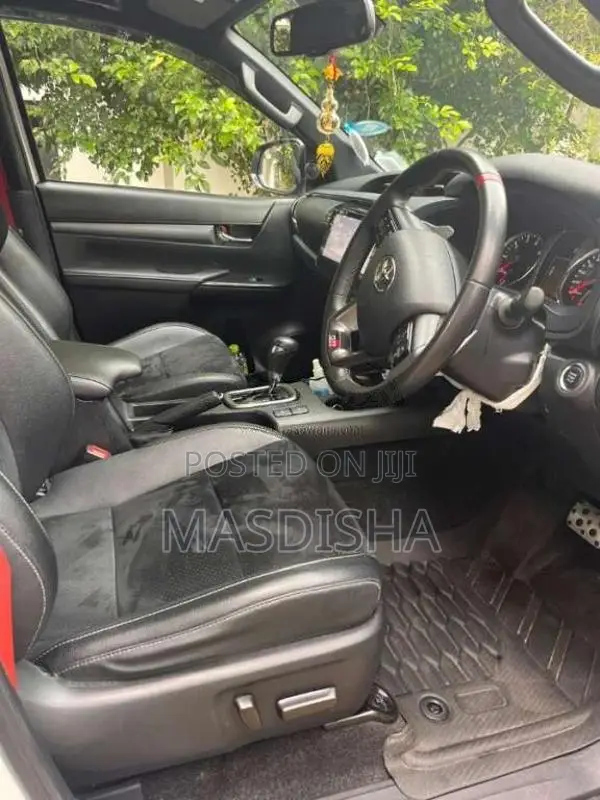 Toyota Hilux GR 2024 Pickup (Used)