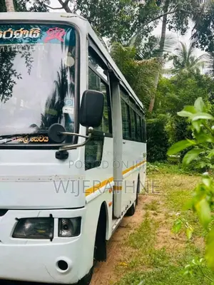 Eicher Skyline 2014 Bus (Used)