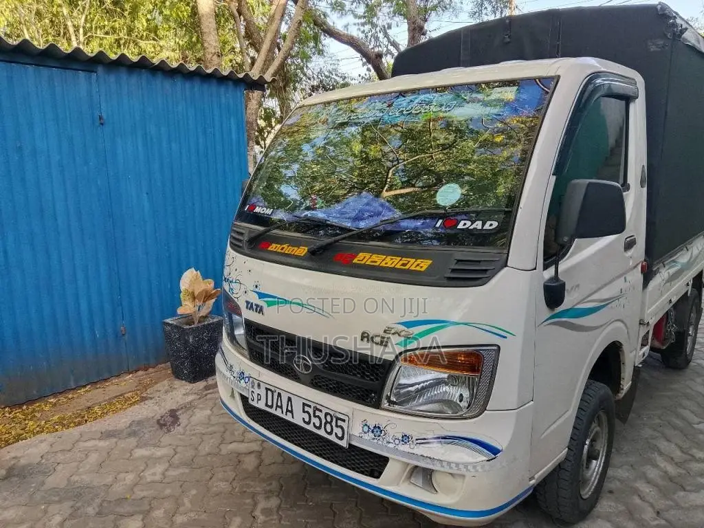 Tata Dimo Batta 2015 Lorry (Used)
