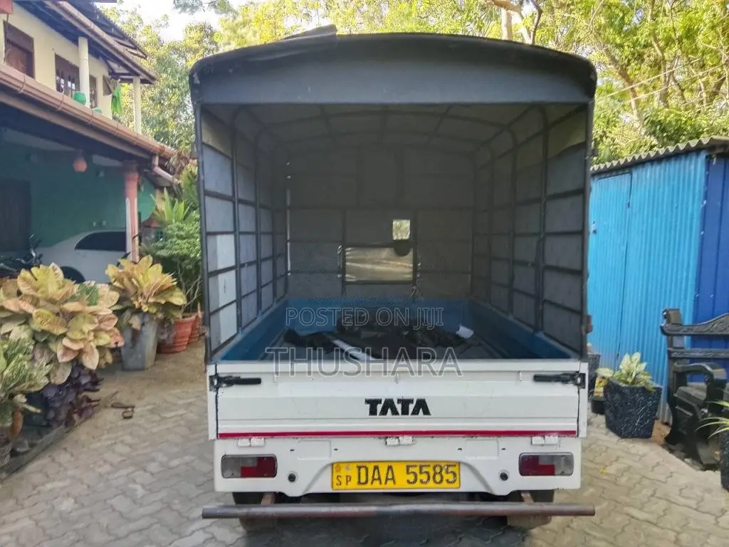 Tata Dimo Batta 2015 Lorry (Used)