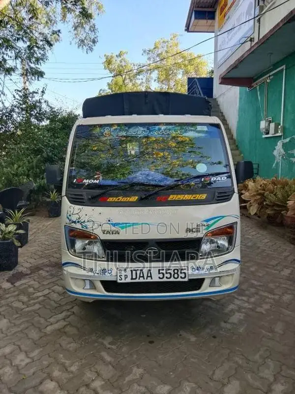 Tata Dimo Batta 2015 Lorry (Used)