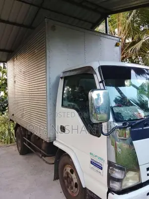 Isuzu Full Body 250 2005 Lorry (Used)