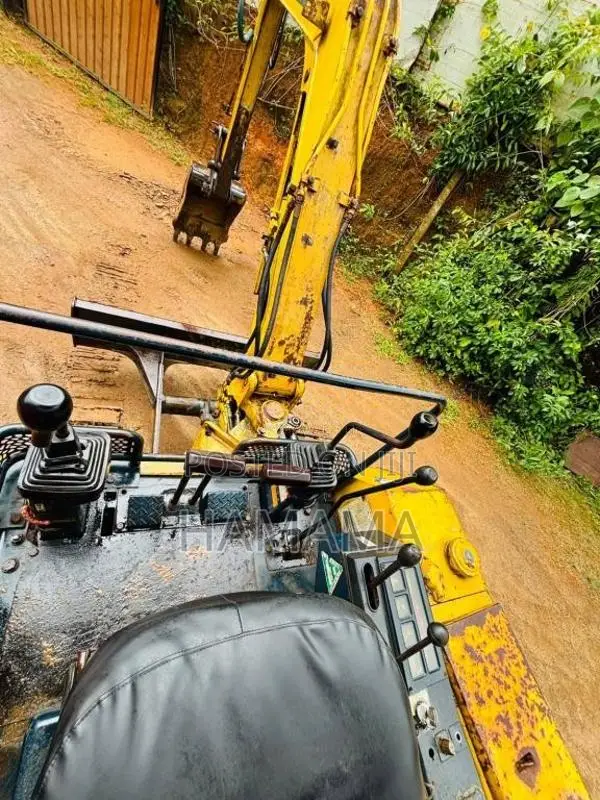 Komatsu Pc30-6 2025 Heavy-Duty (Used)