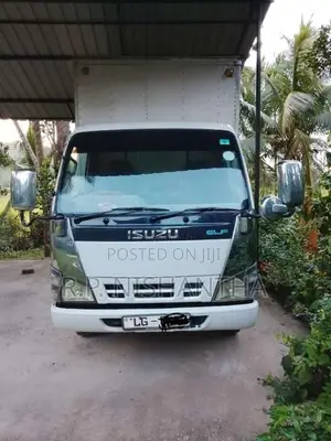 Isuzu Full Body 250 2005 Lorry (Used)