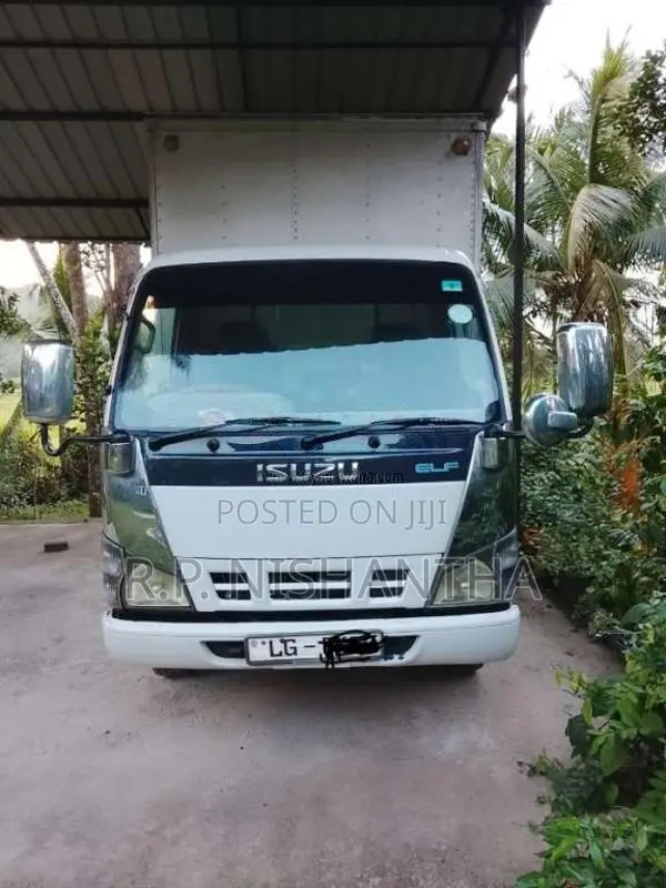 Isuzu Full Body 250 2005 Lorry (Used)