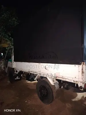 Isuzu ELF 1990 Lorry (Used)