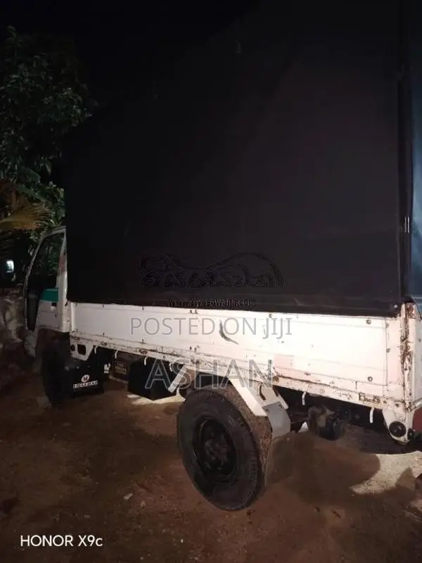Isuzu ELF 1990 Lorry (Used)