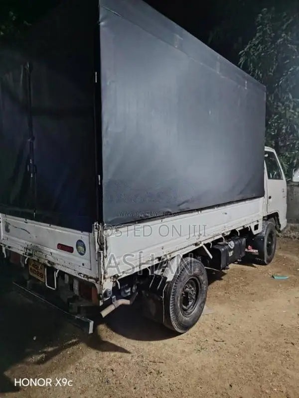 Isuzu ELF 1990 Lorry (Used)
