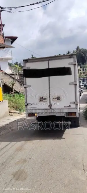 Isuzu 4m51 2000 Lorry (Used)