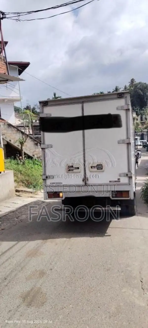 Isuzu 4m51 2000 Lorry (Used)