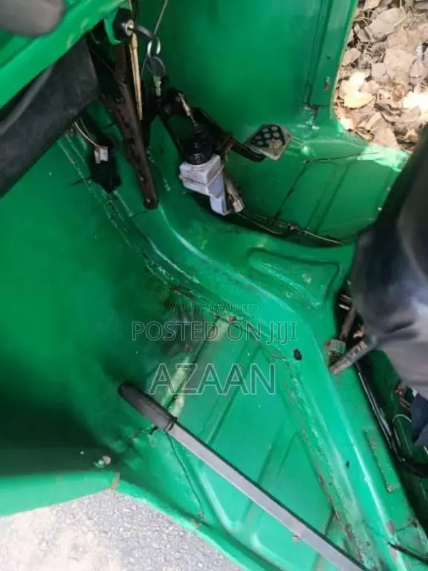Bajaj 2 Stroke 2001 Three Wheel (Used)