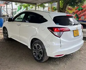 Honda Vezel 2014 SUV (Used)