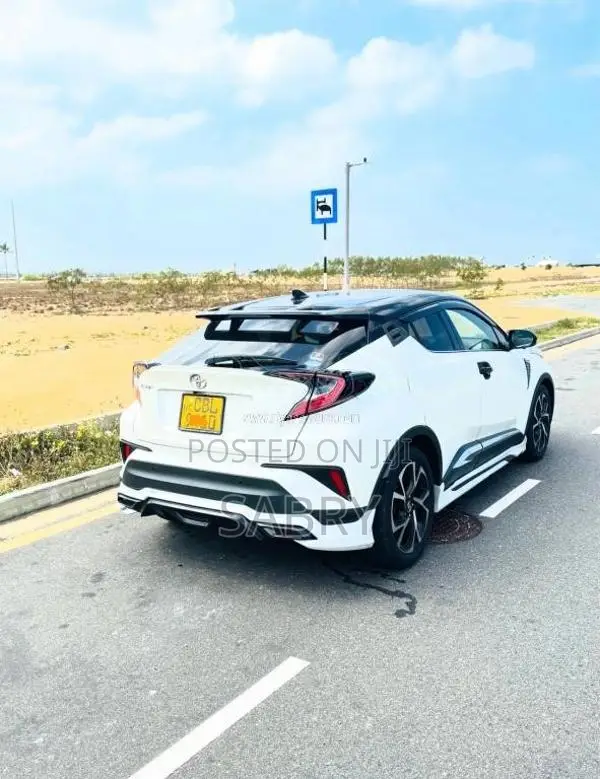Toyota CHR 2021 SUV (Used)