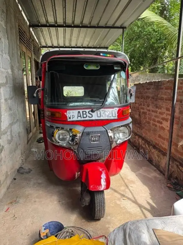 Bajaj 4 stroke 2018 Three Wheel (Used)
