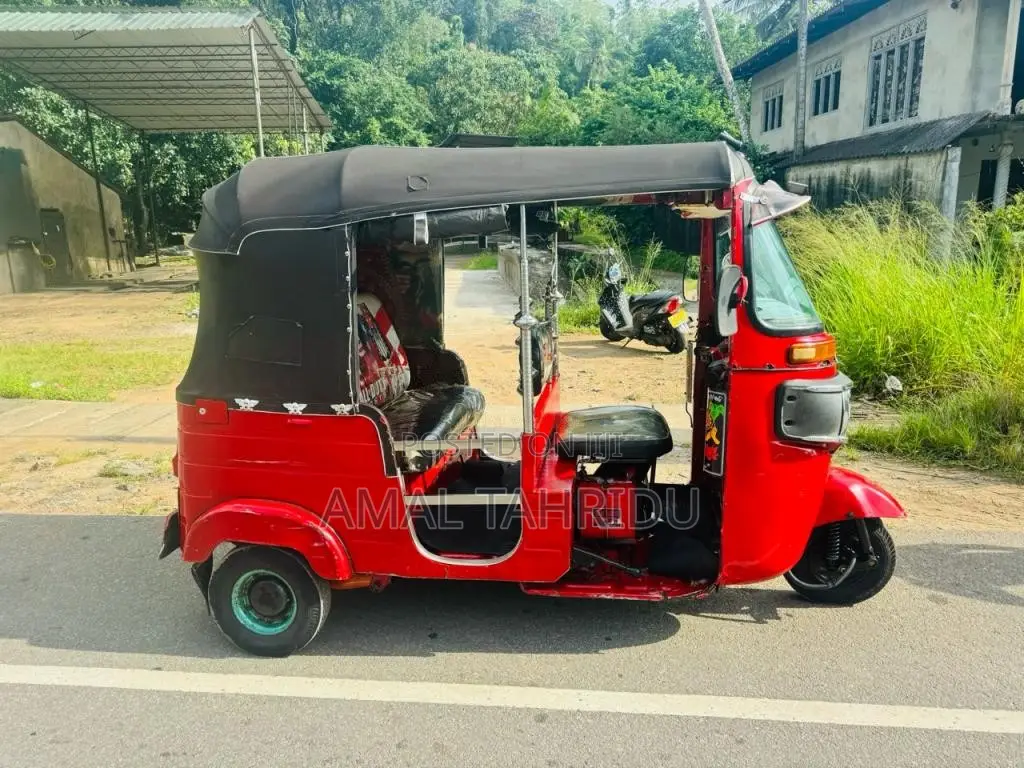Bajaj RE 205 2013 Three Wheel (Used)