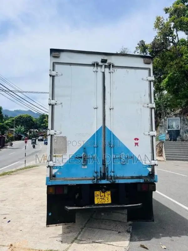 Mitsubishi Canter 2007 Lorry (Used)