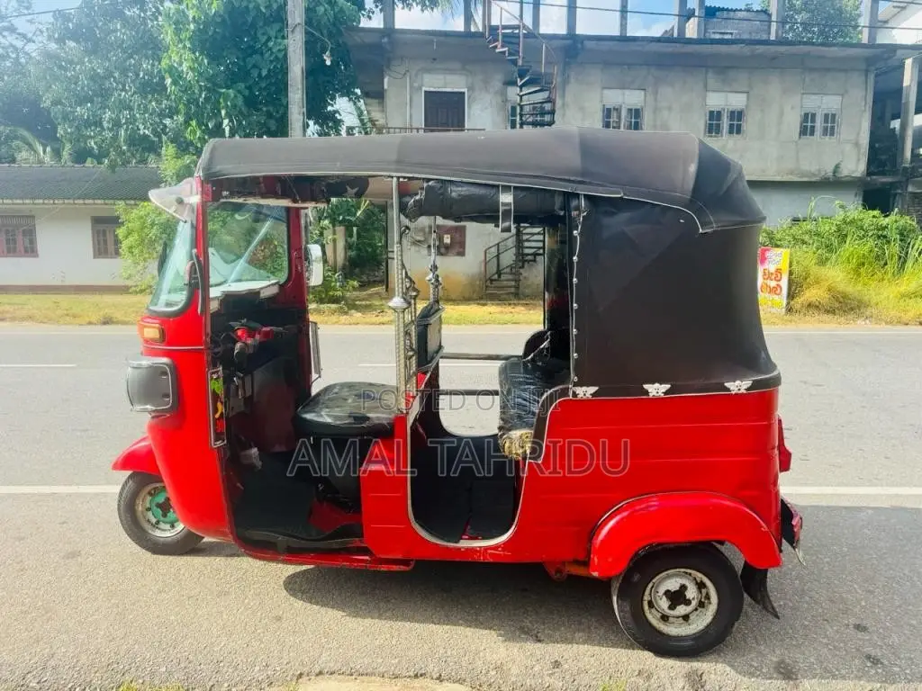 Bajaj RE 205 2013 Three Wheel (Used)