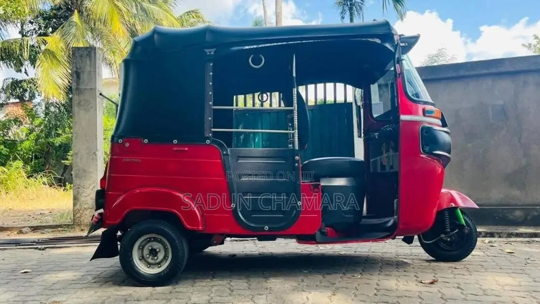 Bajaj RE 2016 Three Wheel (Used)