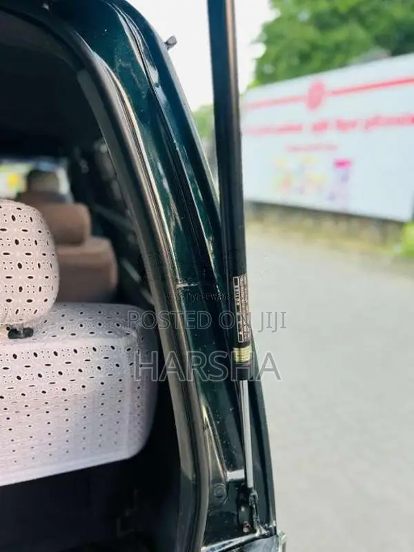 Toyota Dolphin 172 1999 Van (Used)