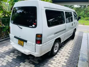 Mitsubishi Po15 2014 Van (Used)