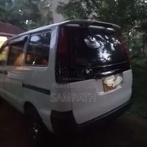 Toyota Noah CR41 1997 Van (Used)