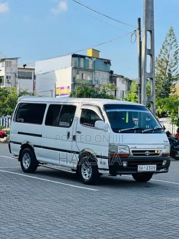 Toyota Dolphin Is 113 1989 Van (Used)