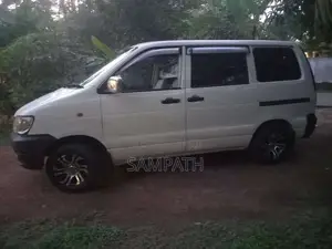Toyota Noah CR41 1997 Van (Used)