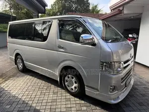 Toyota GL 2011 Van (Used)