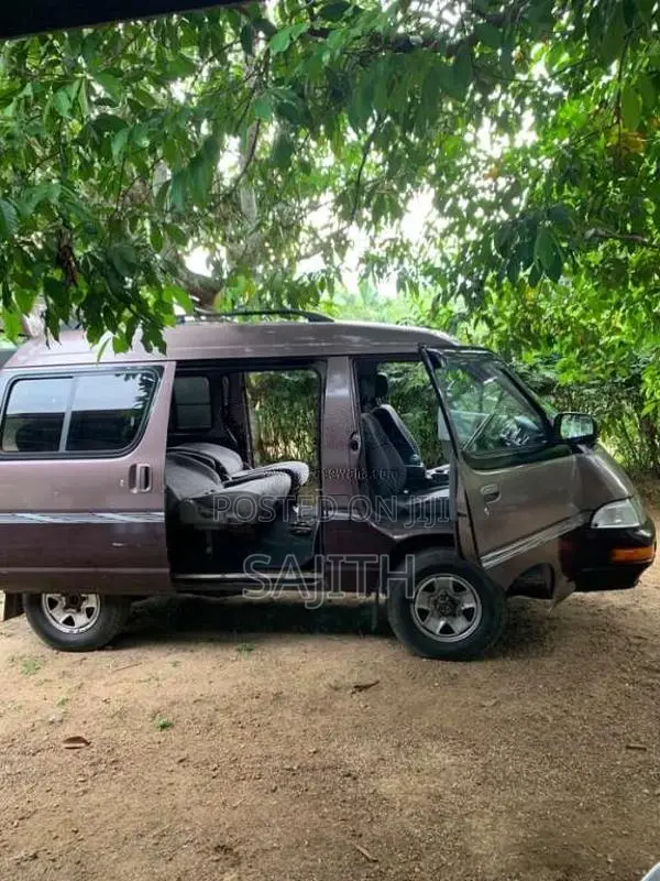 Toyota CR27 1994 Van (Used)