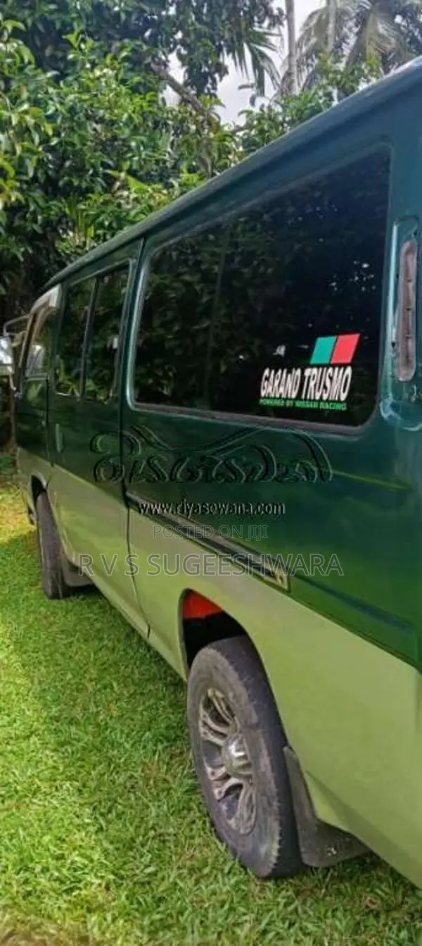 Nissan Caravan 1989 Van (Used)