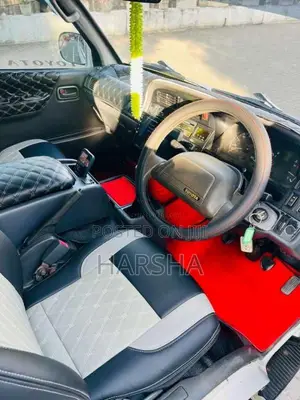 Toyota Dolphin Is 113 1989 Van (Used)