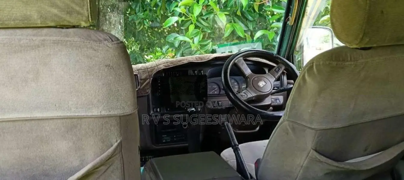 Nissan Caravan 1989 Van (Used)