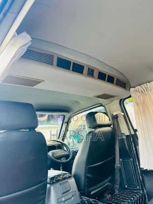 Toyota Dolphin Is 113 1989 Van (Used)